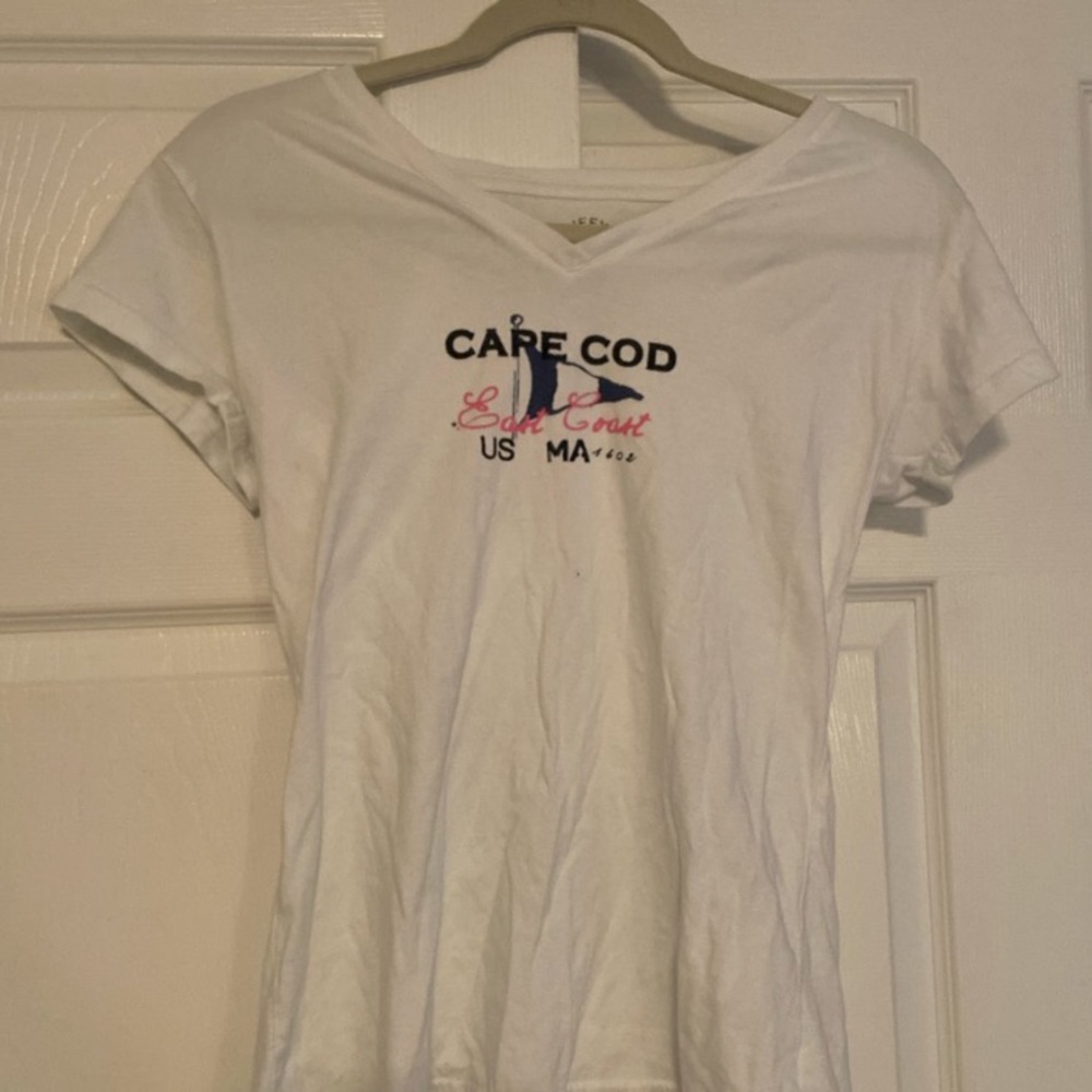 WHITE CUFFYS V-NECK!